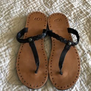 Perfect condition UGG leather sandals, flipflops.